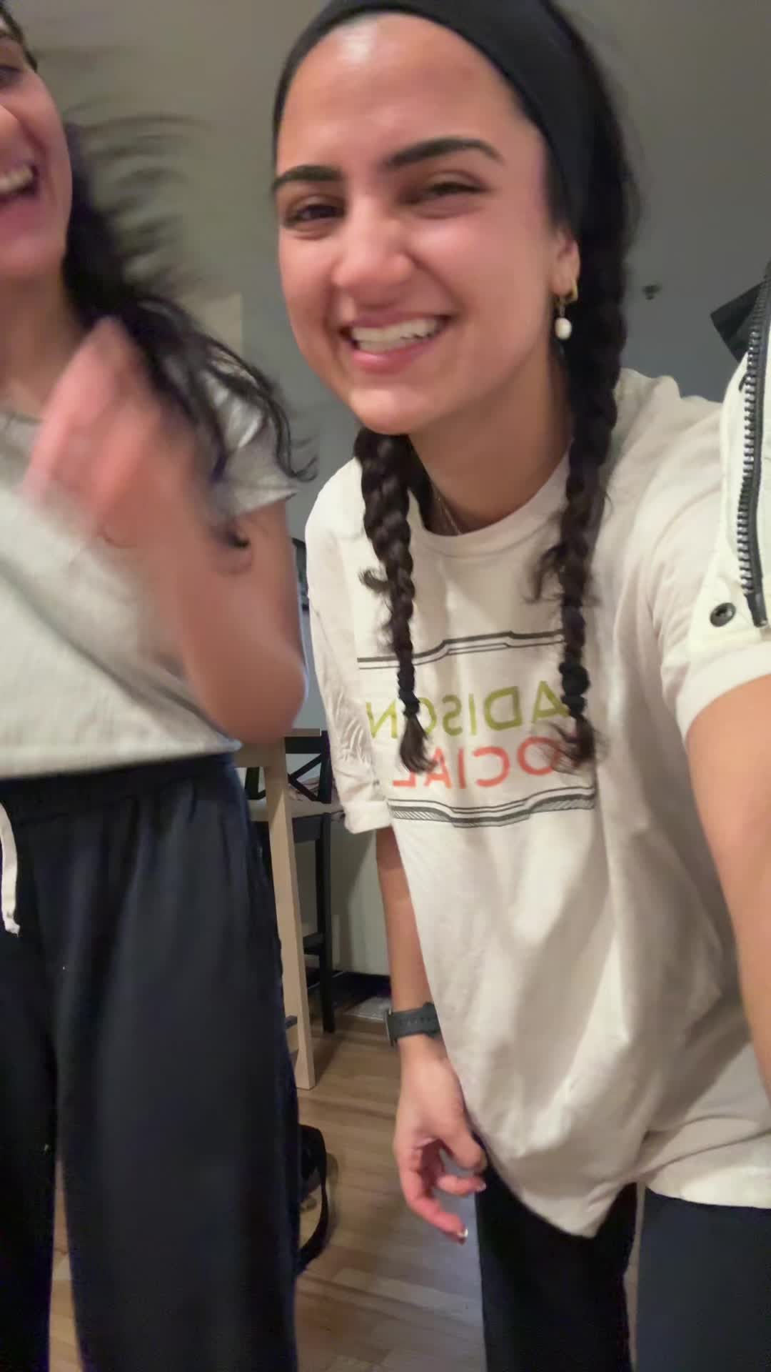 @Ava