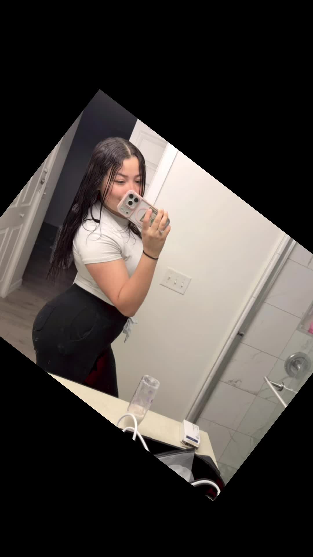 @M I A VALENTINA😈😈
