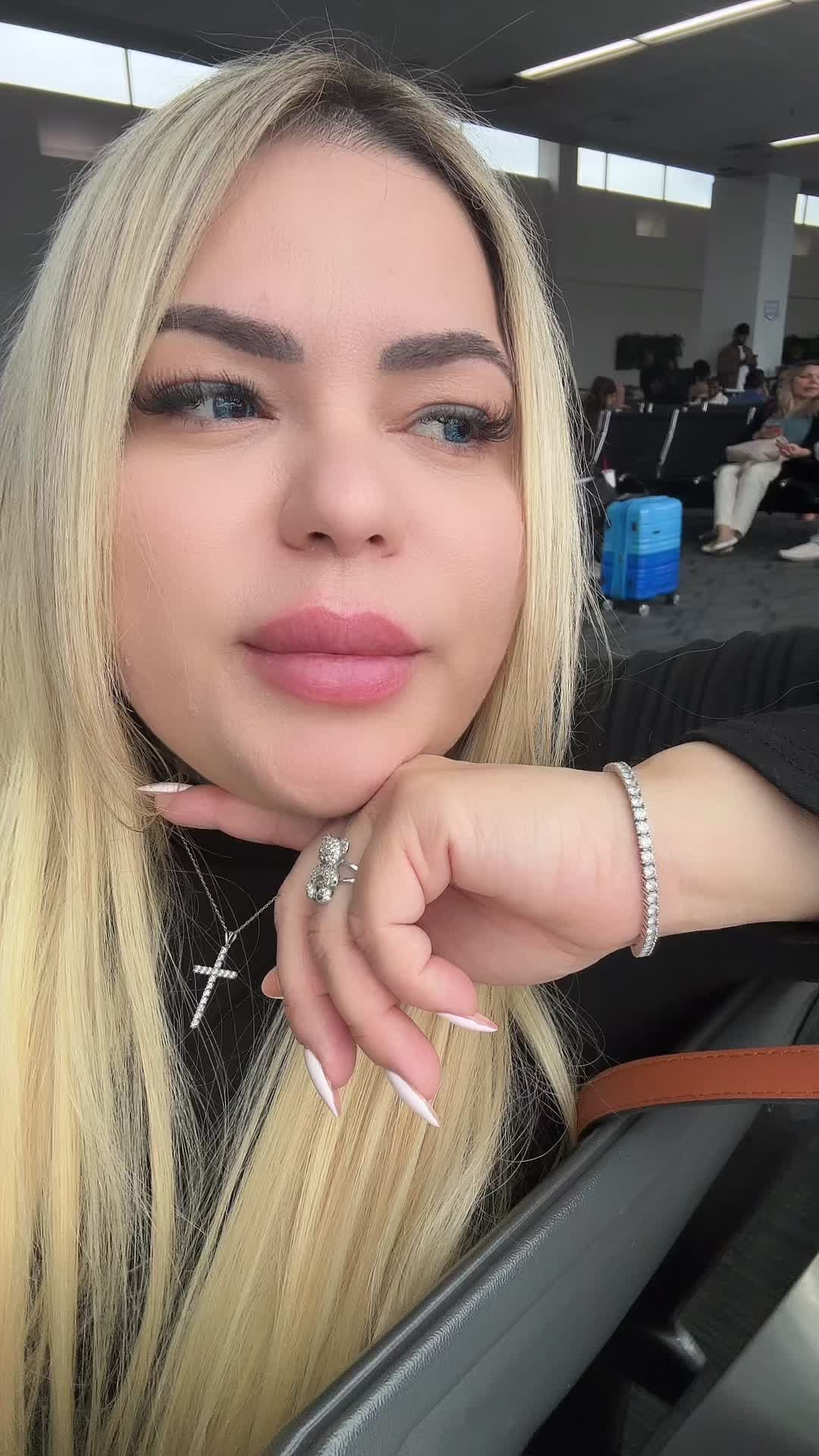 @🖤🦉LA RUBIA🥥❤️