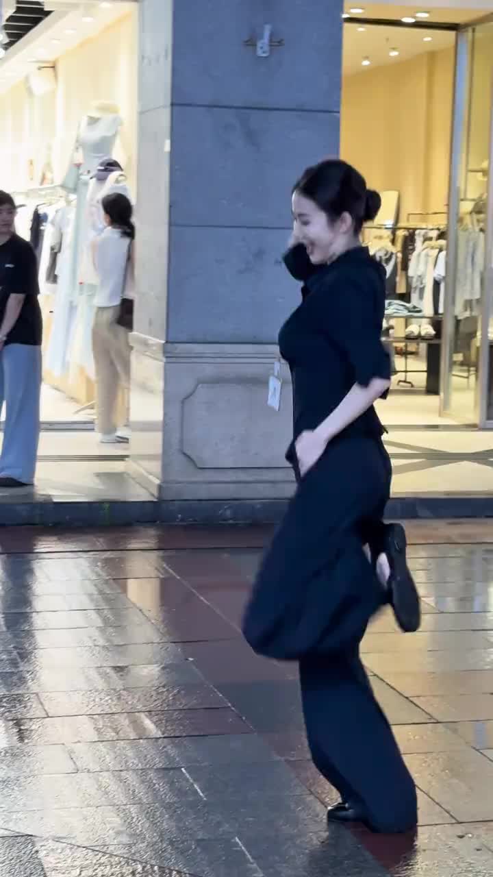 @Sally 雪莉 大笑笑