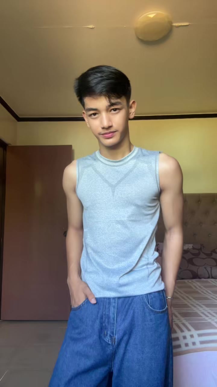 @AkosiTom