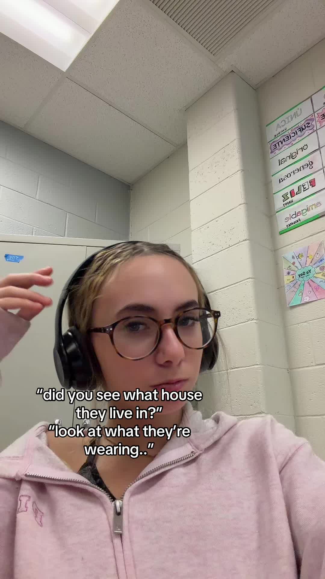 @???
