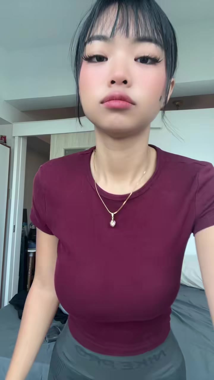 @strwbrryshi_