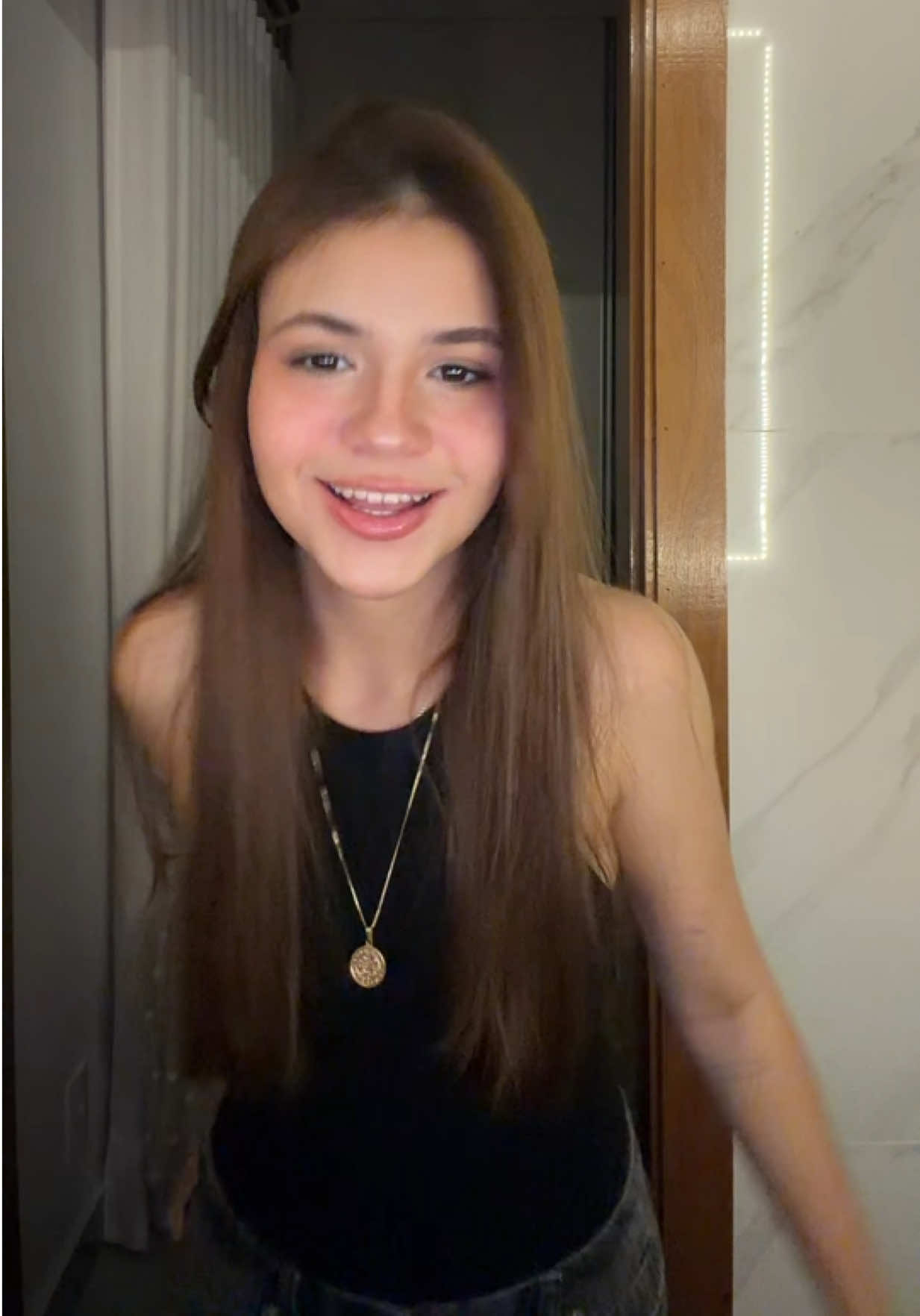 @larissacruzmariano