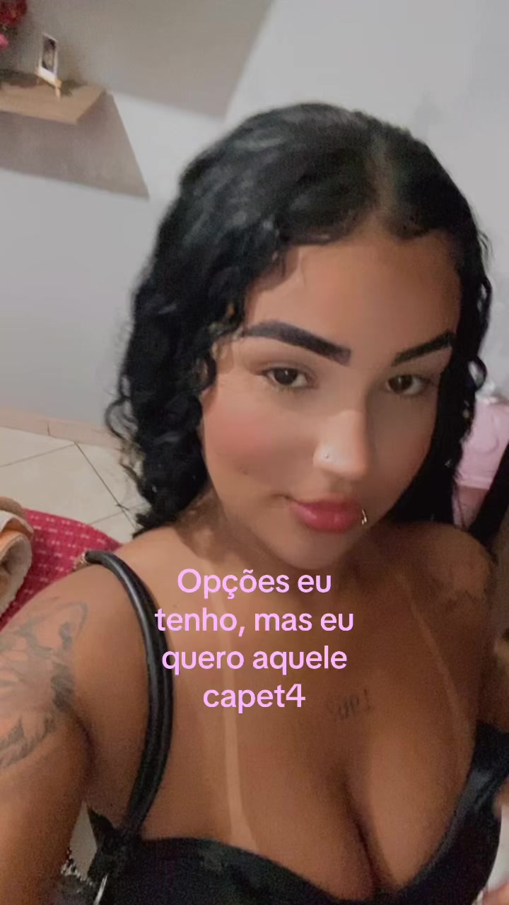 @Aninha_07