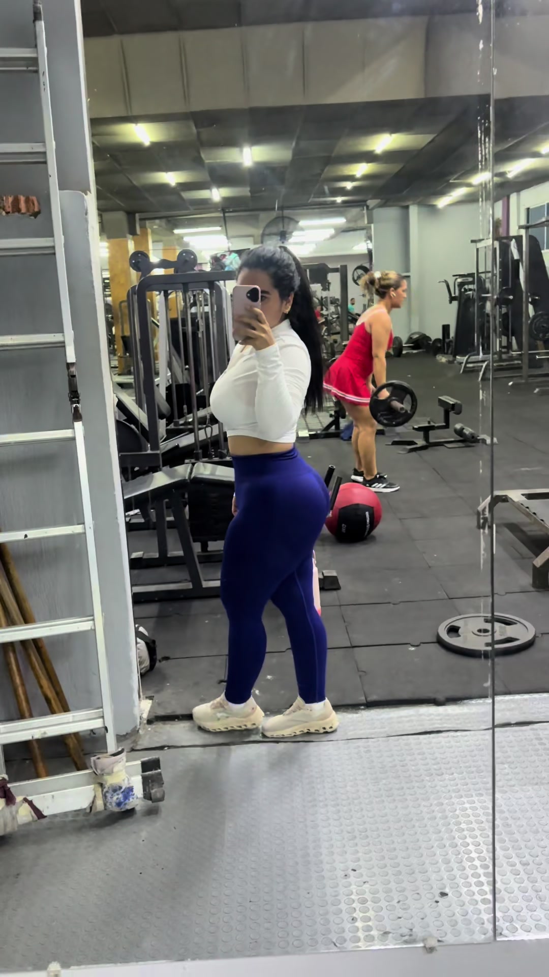 @Lali Santiago