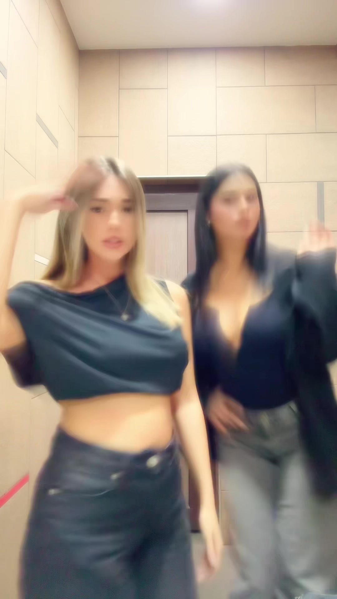 @🖤