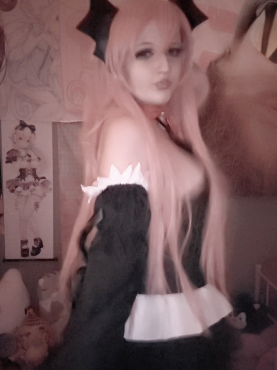 @ˏˋ&deg;&bull;*⁀➷ Evie