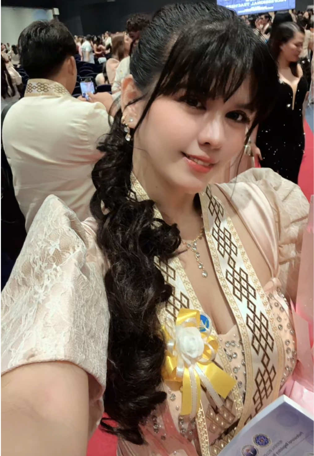 @Eypryl♉️🌸🇵🇭🇹🇼👩🏻&zwj;🏫🎶