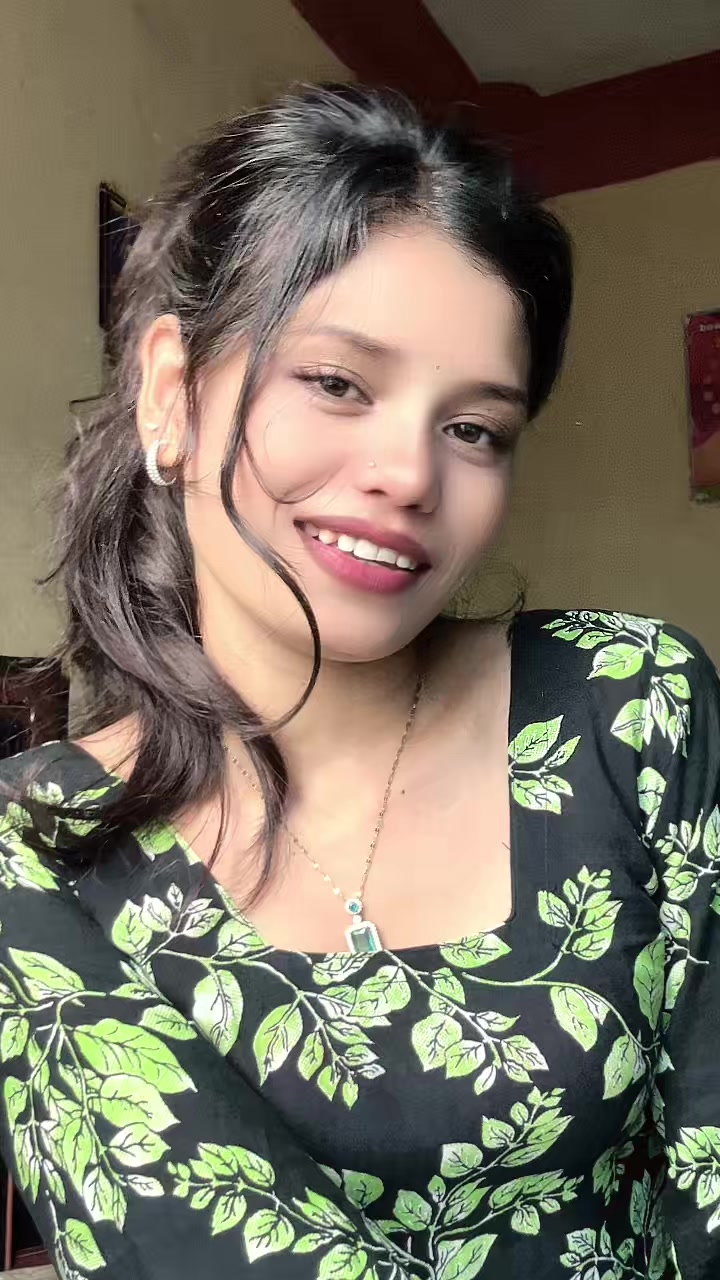 @ऋतु 🦋🖤