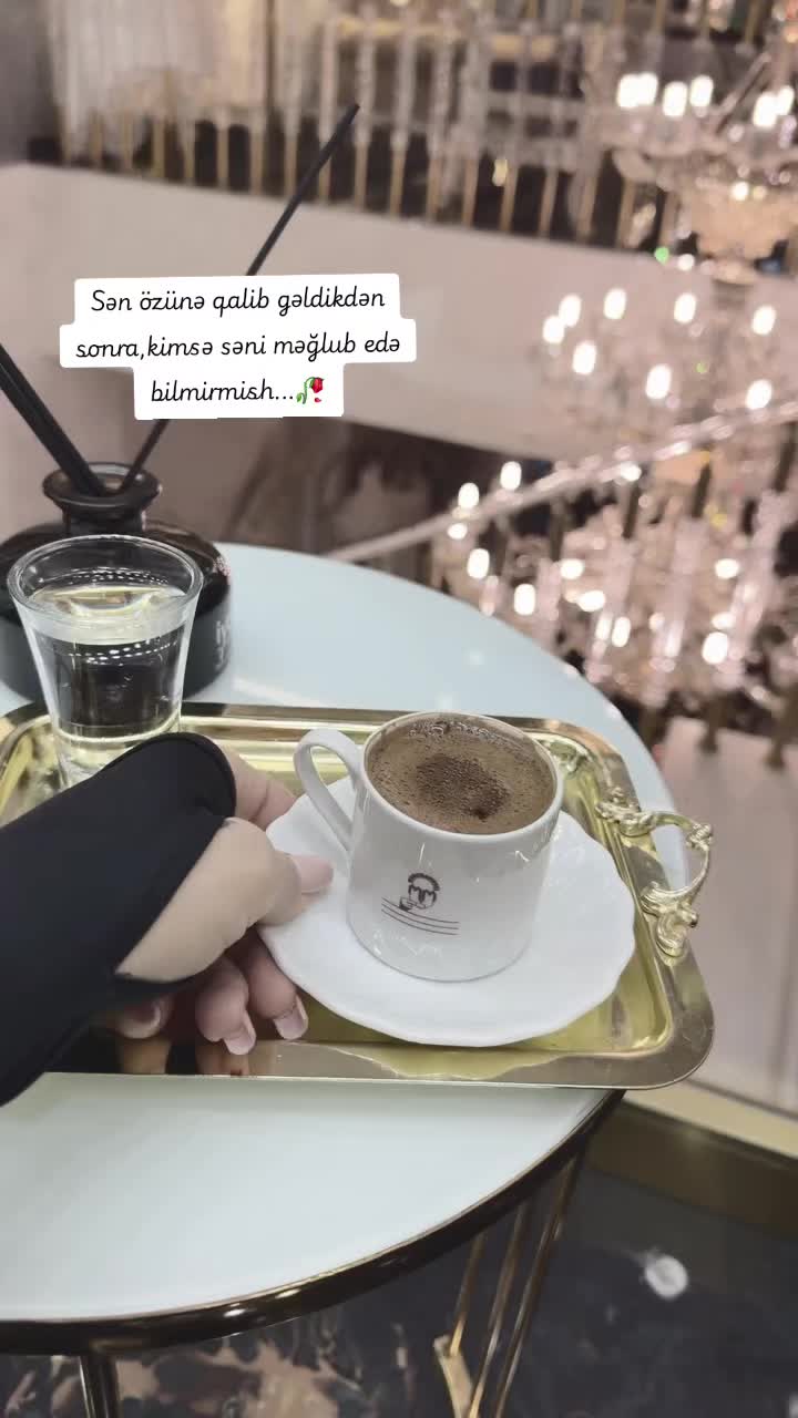 @꧁𝕾꧂