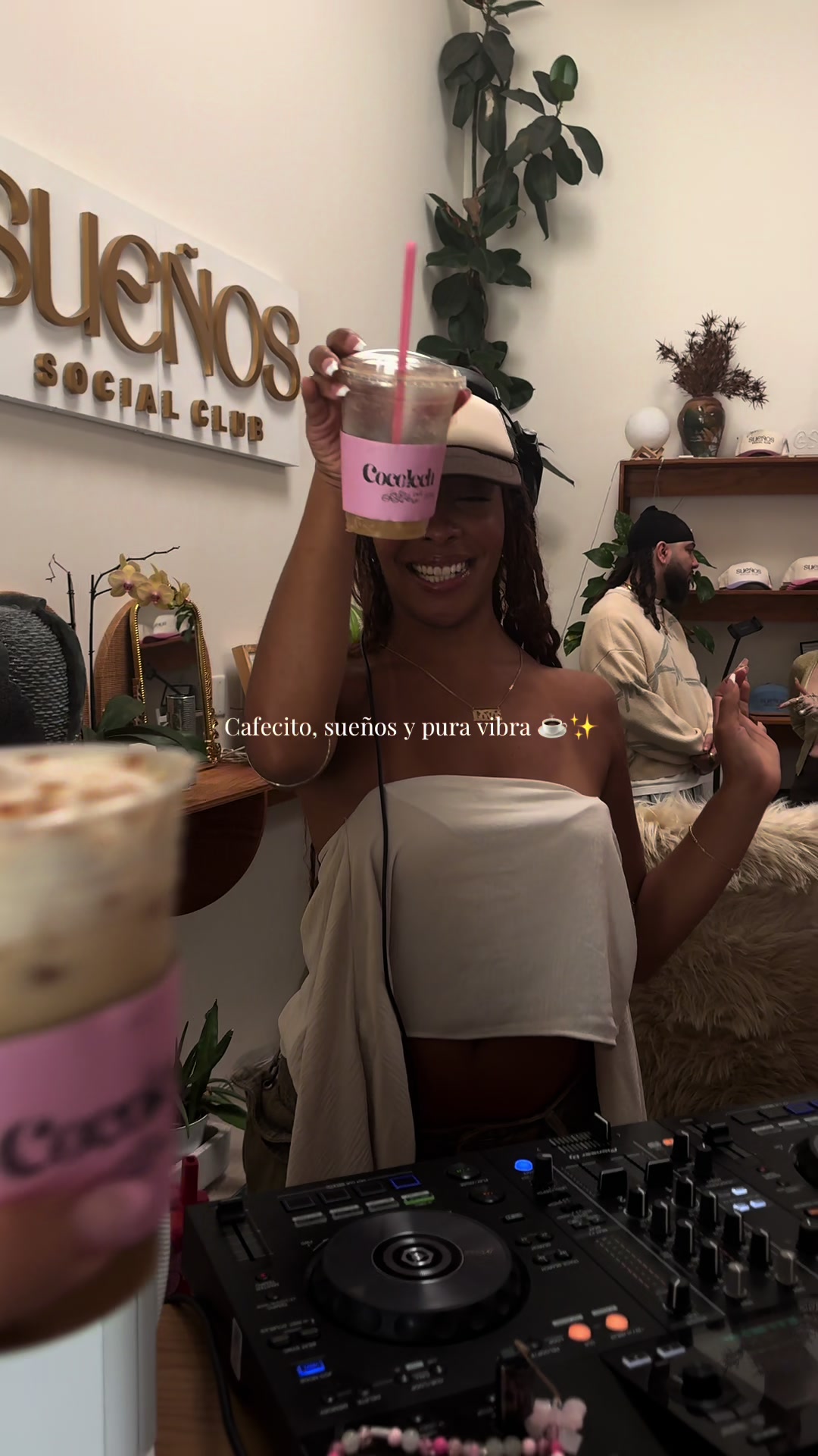 @cocolech_caf&eacute;