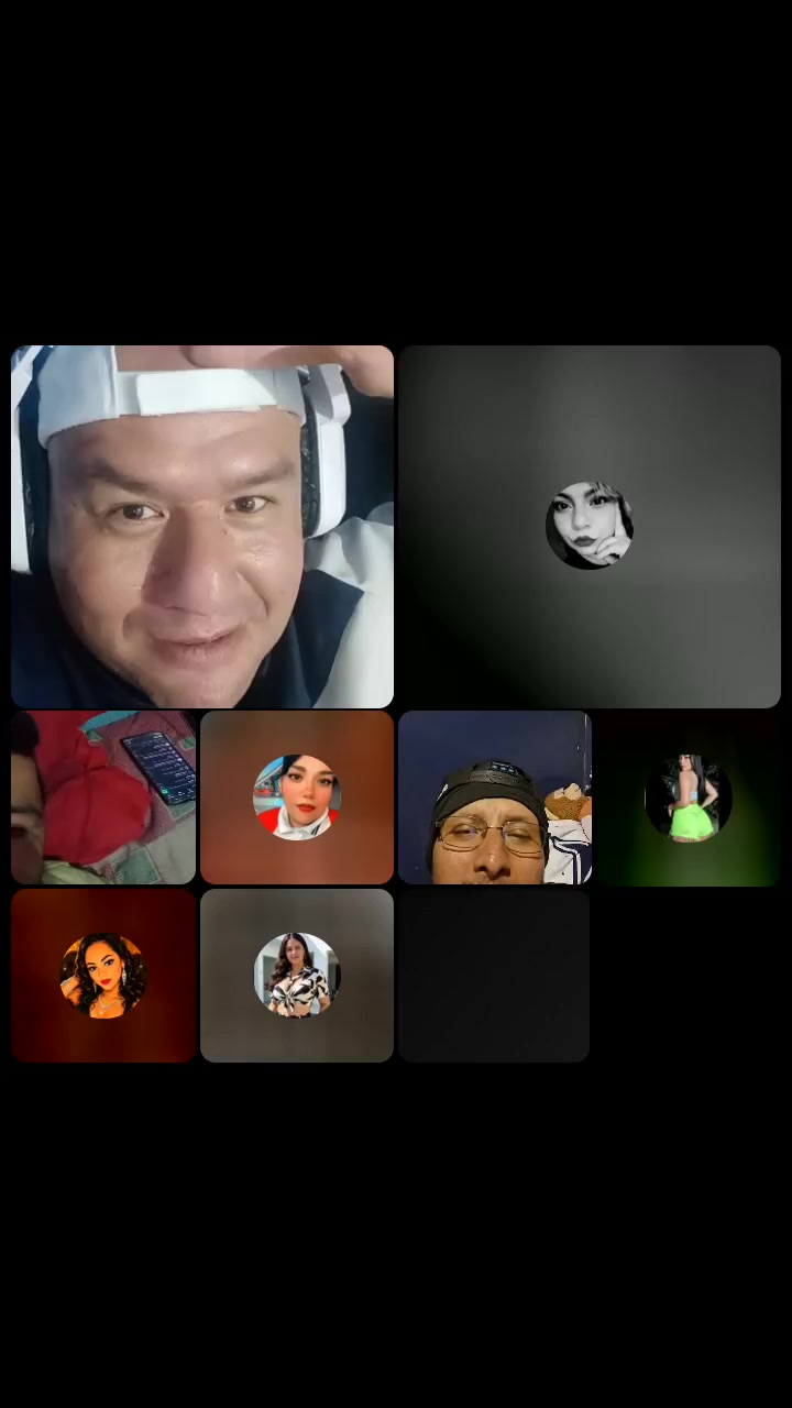 @๐๐ฅ๐ฌ๐๐๐๐๐๐๐๐โจ๐ฆ