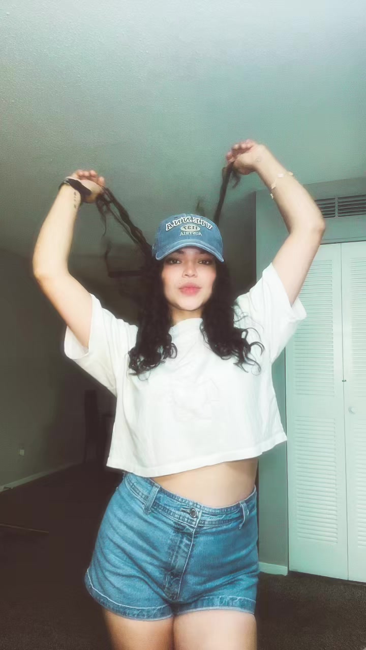 @Daniella🩷🏝️🌊