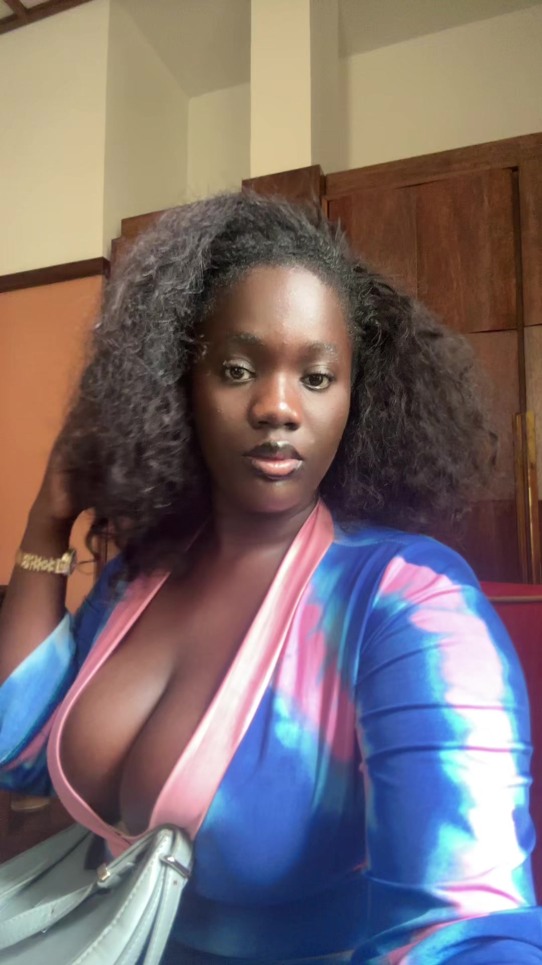 @𝑀𝒶𝓇𝒾𝑒-𝒹𝑒𝓈𝒾𝓇𝑒𝑒🇬🇭