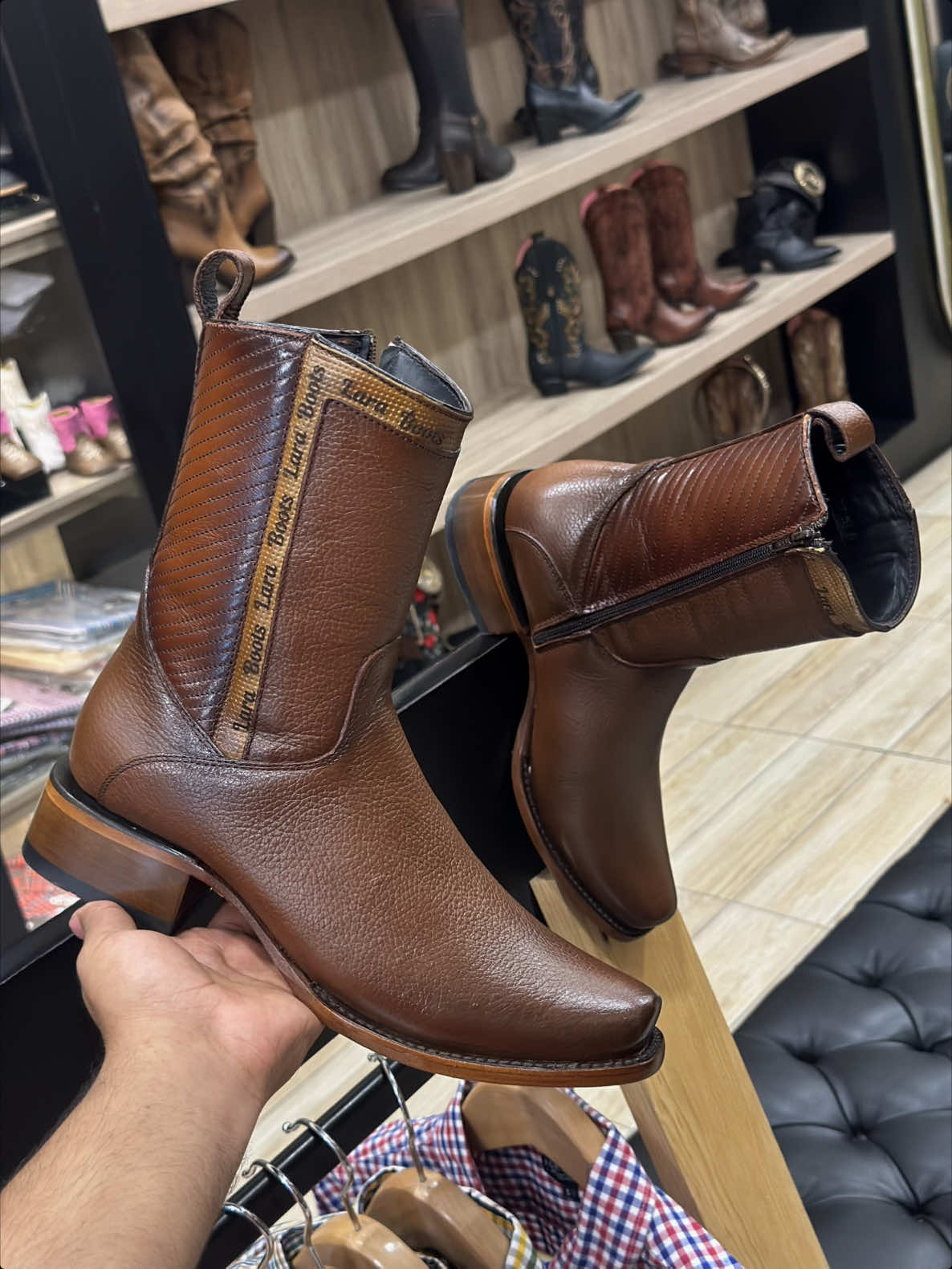 @Lara boots
