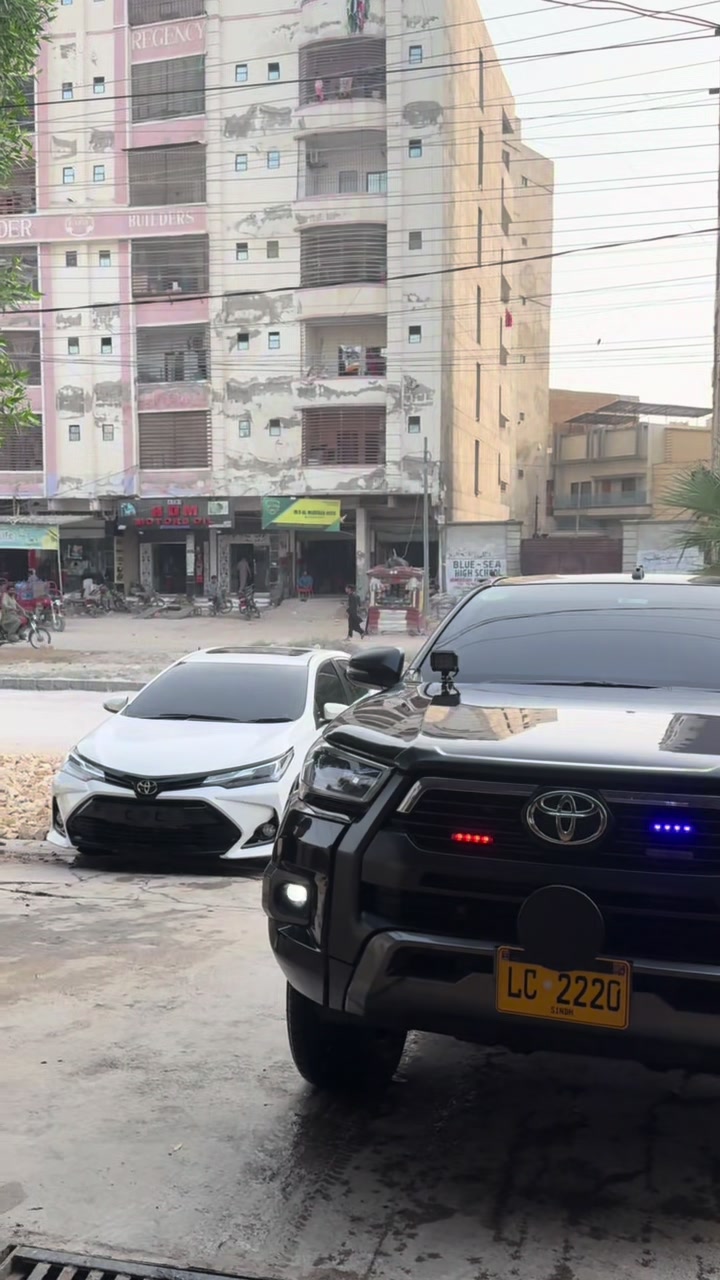 @LC-2220🖤