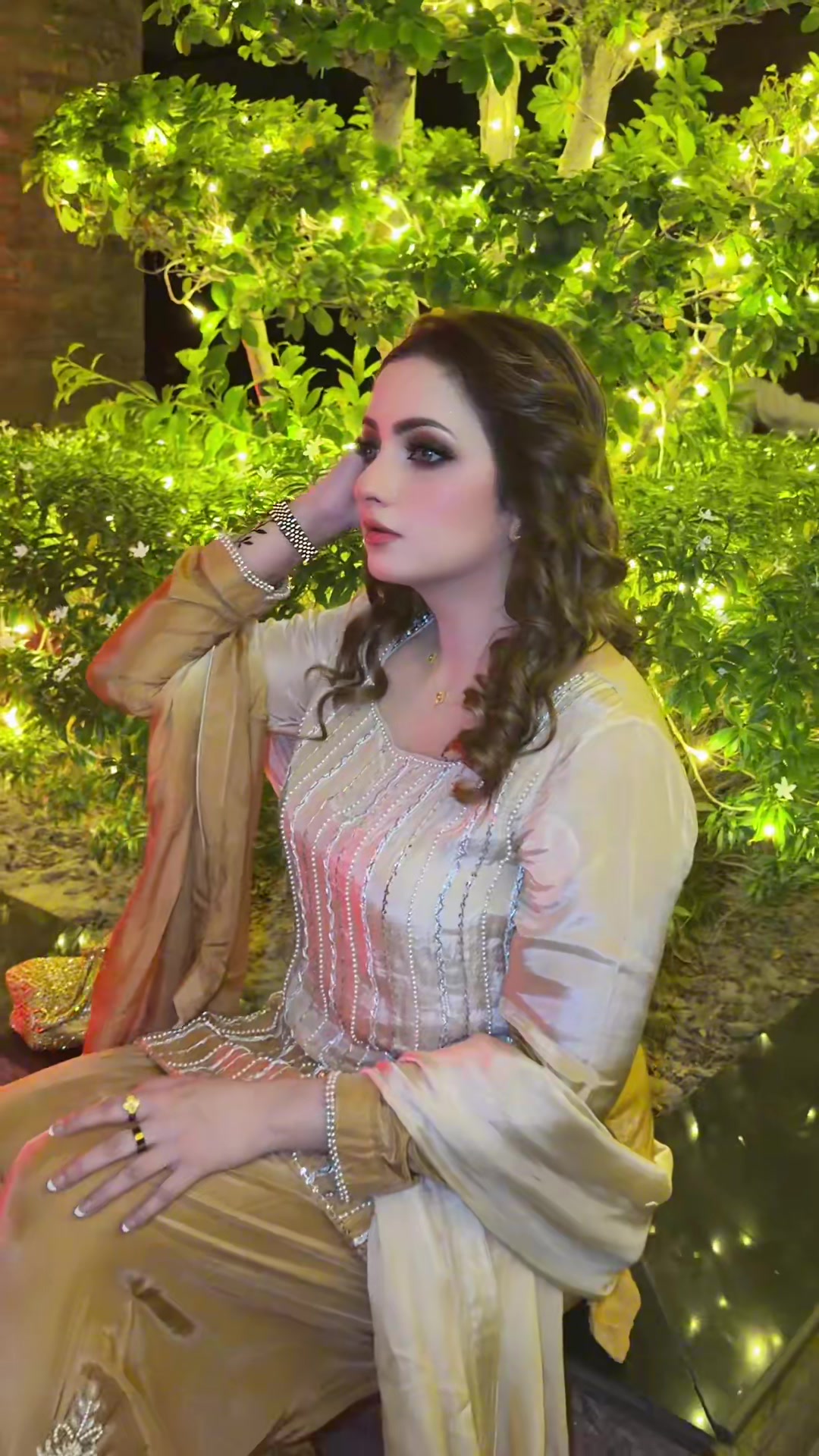 @پروشہ شاہ