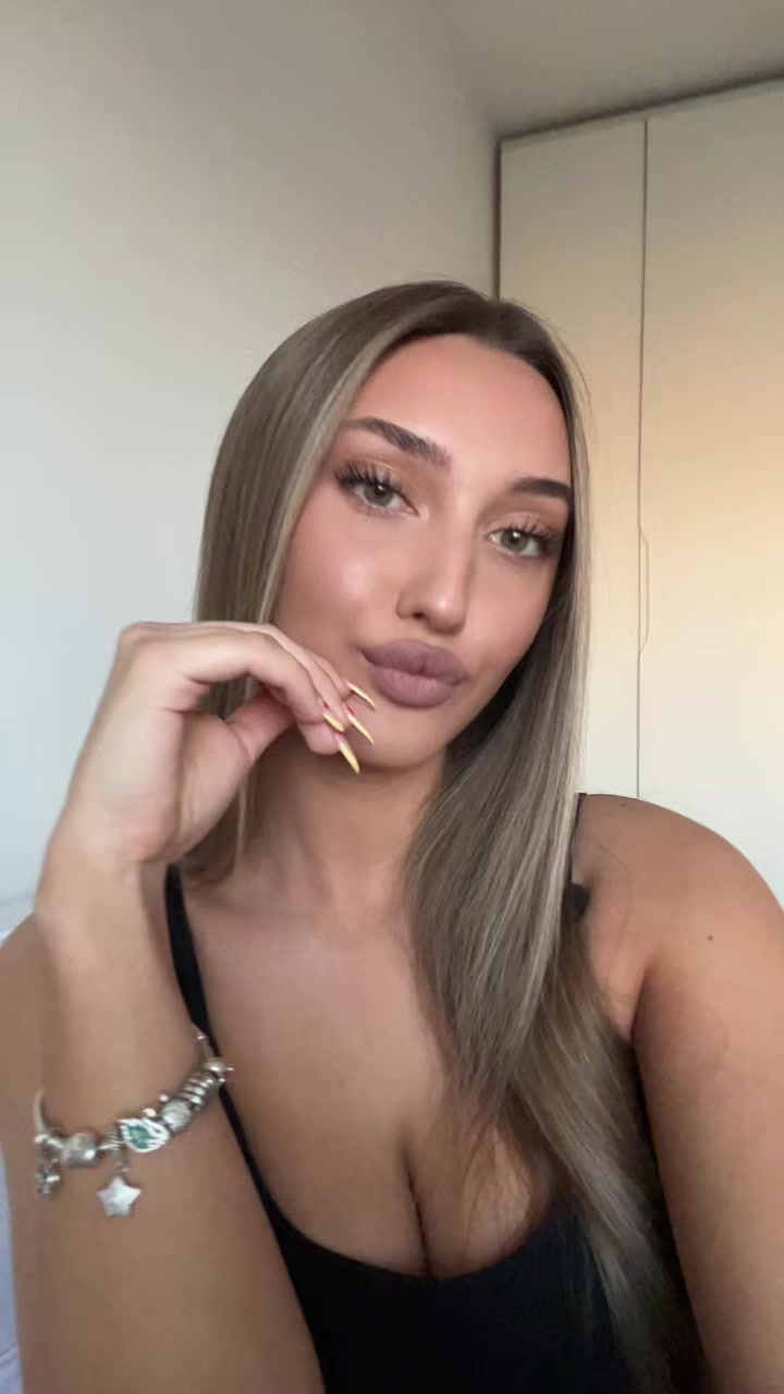 @𝓔