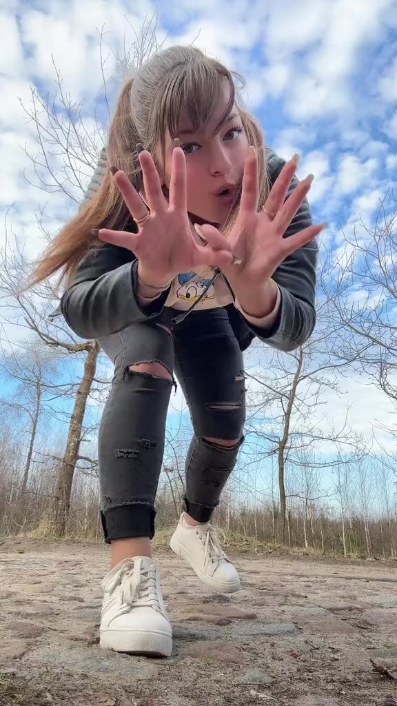 @ruki_na_stolik