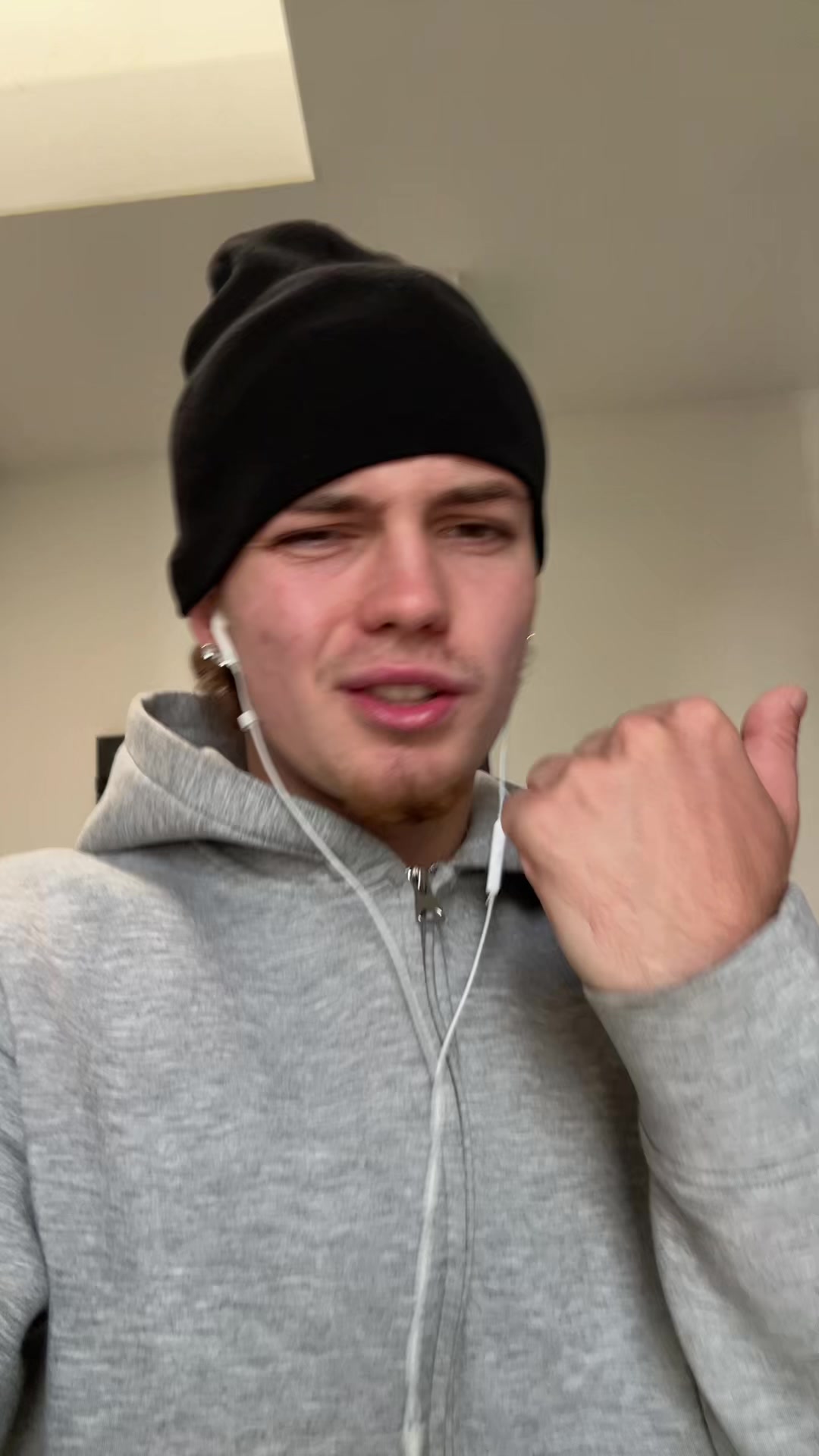 @Sqwimeee