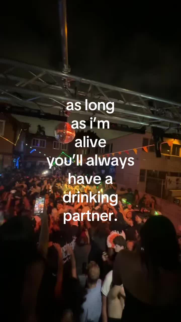 @Hotshots & thots🥂