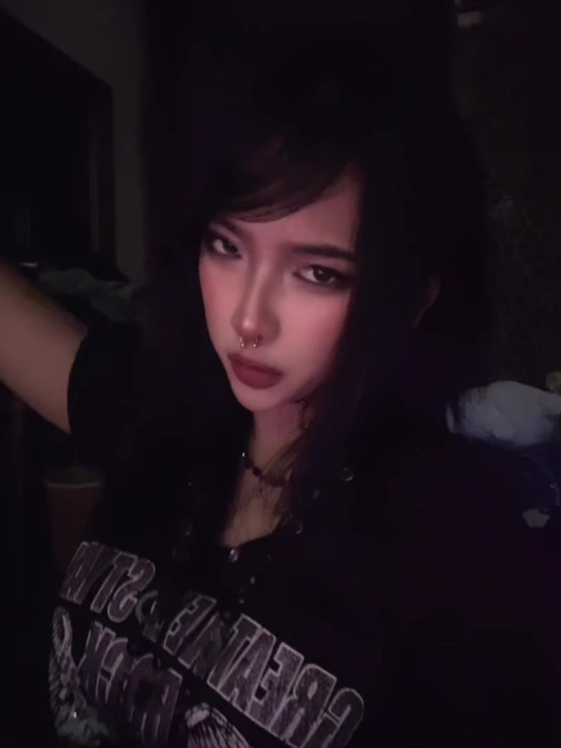 @hellgirl
