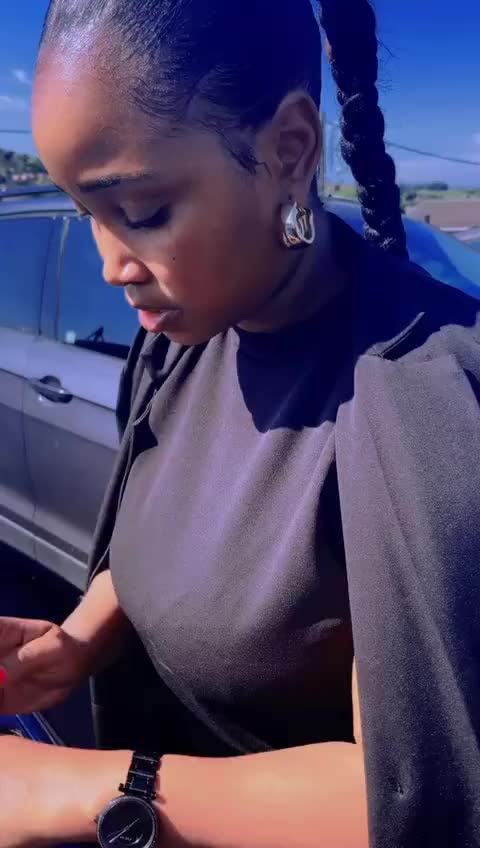 @callmesiszandy