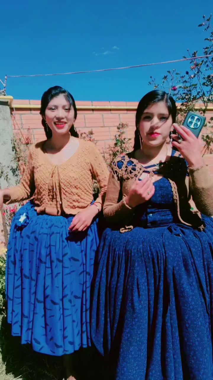 @♥️🦋tú cholita Elvira 🦋♥️
