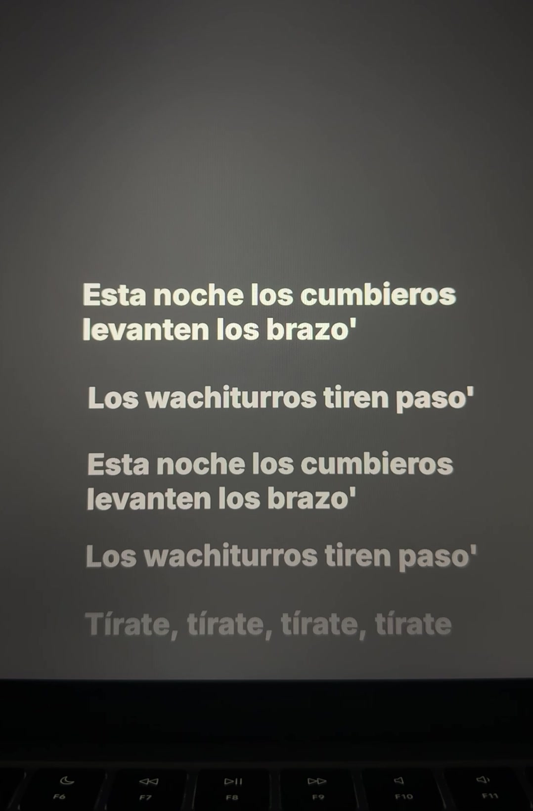 @🎧