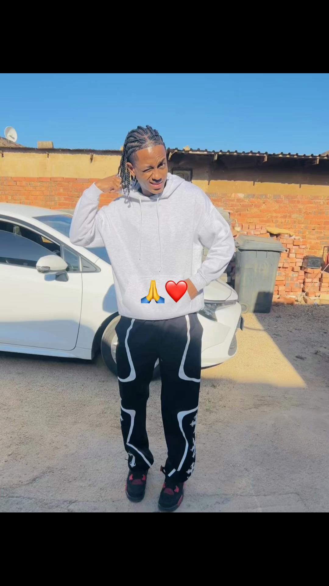 @Thabs🧸.