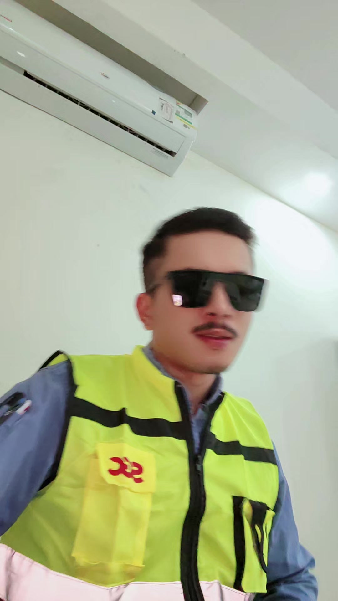 @Man Ees