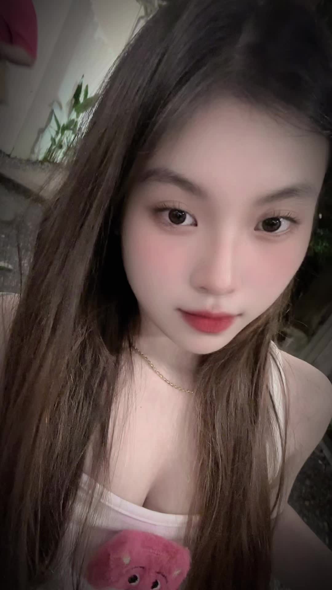 @Tuyết Ng&acirc;n