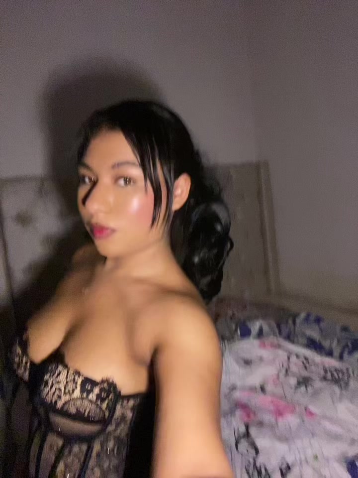 @Loraine