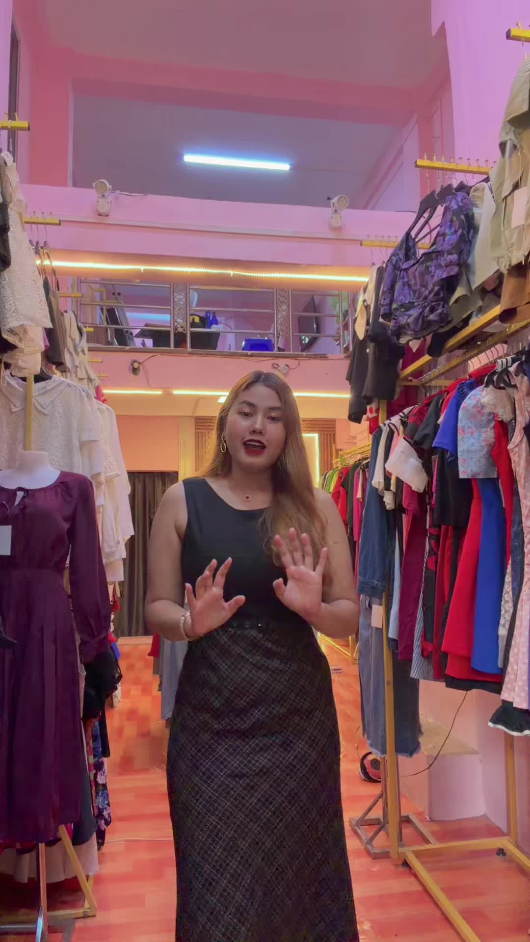 @MyatNoeKhaing🖤(မြတ်နိုးအိမ်)