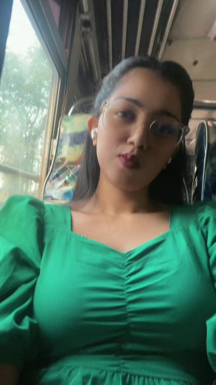 @Yashu 😗🌚💕