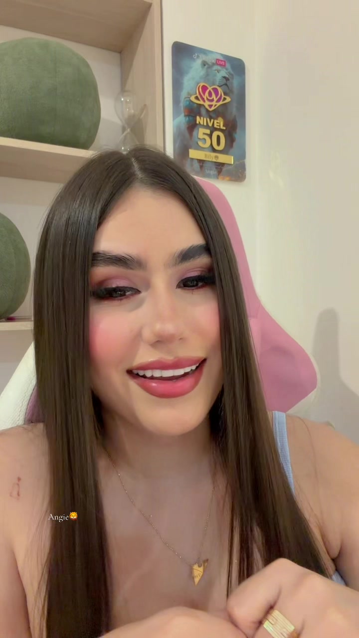 @Angie🦁