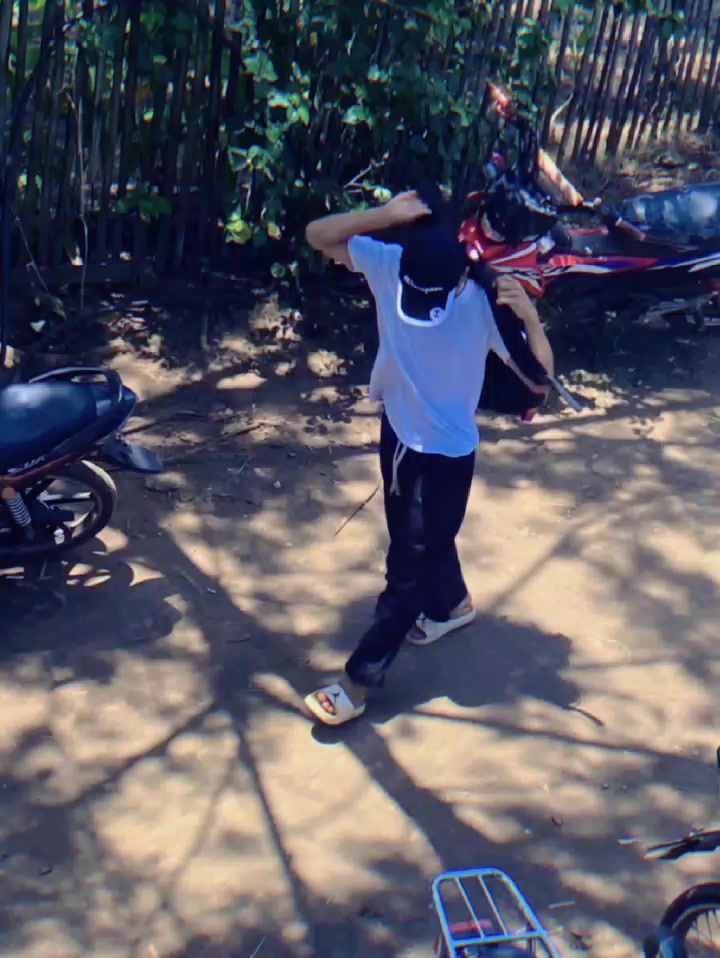 @charlz(**)