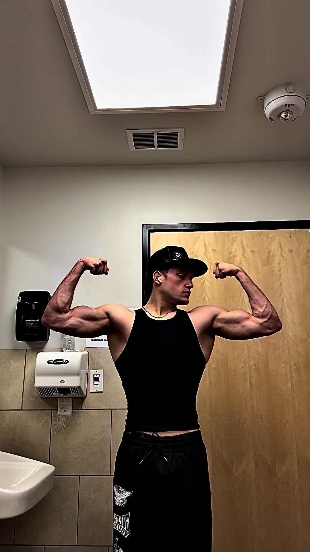 @genesiskbevolution