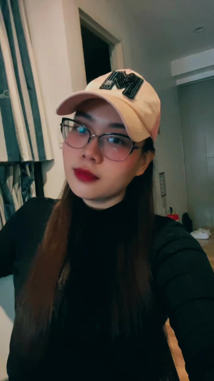 @Ni&ntilde;a Fernandez ☘︎