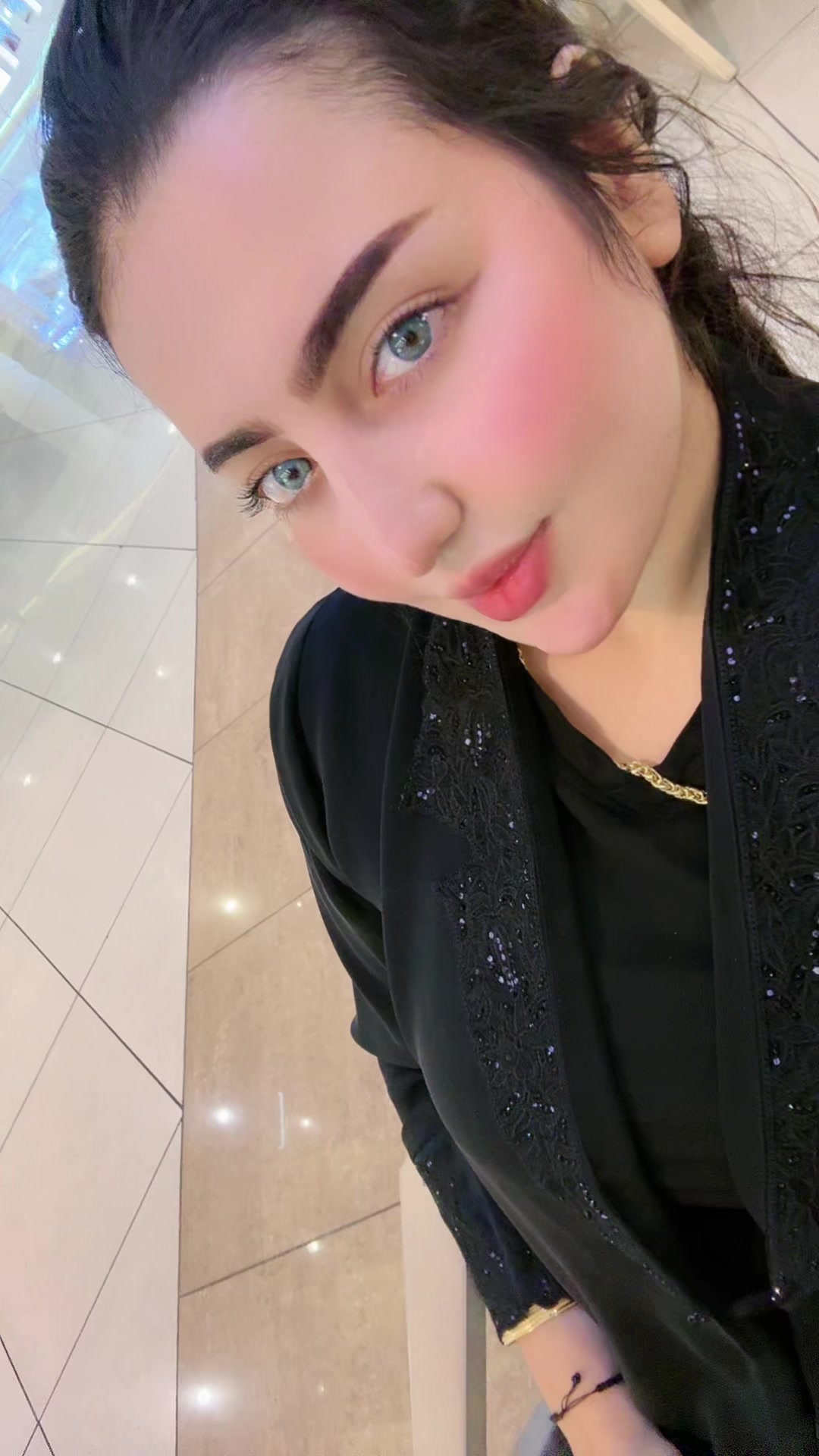@الأنيقة 🤵🏼&zwj;♀️
