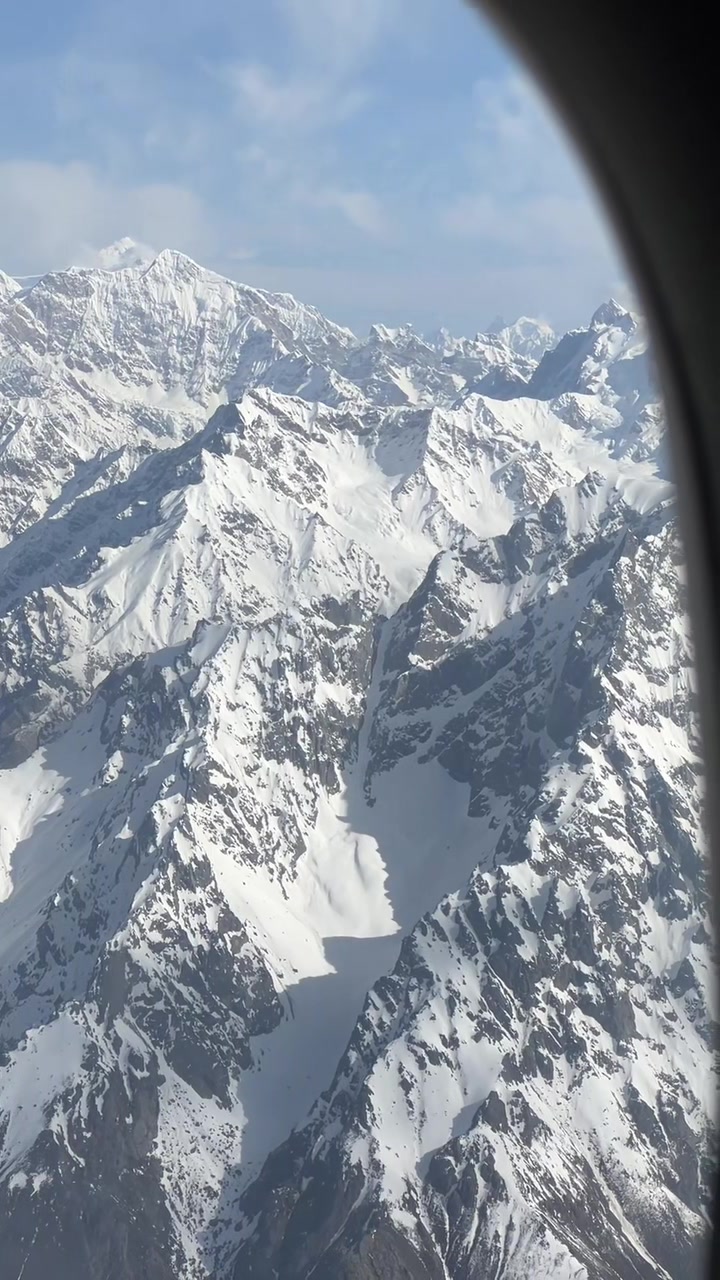 @Azeez Baloch 🛫