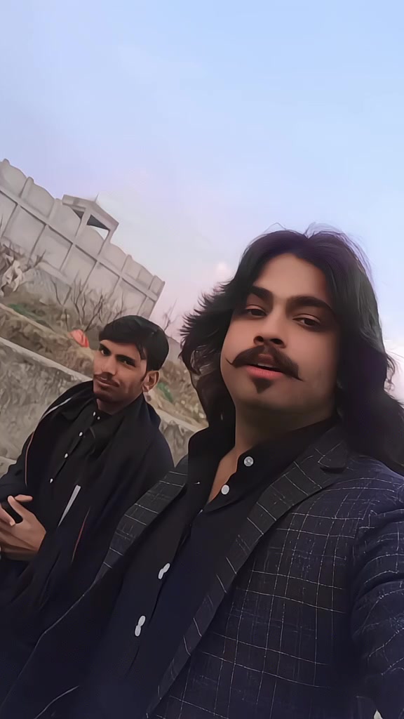 @Ayaz MaSooD YaŕBasĥ✌️