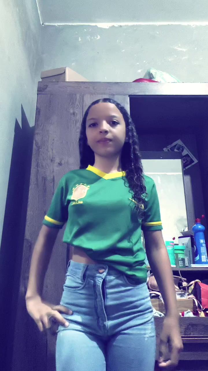 @Mariahozana_