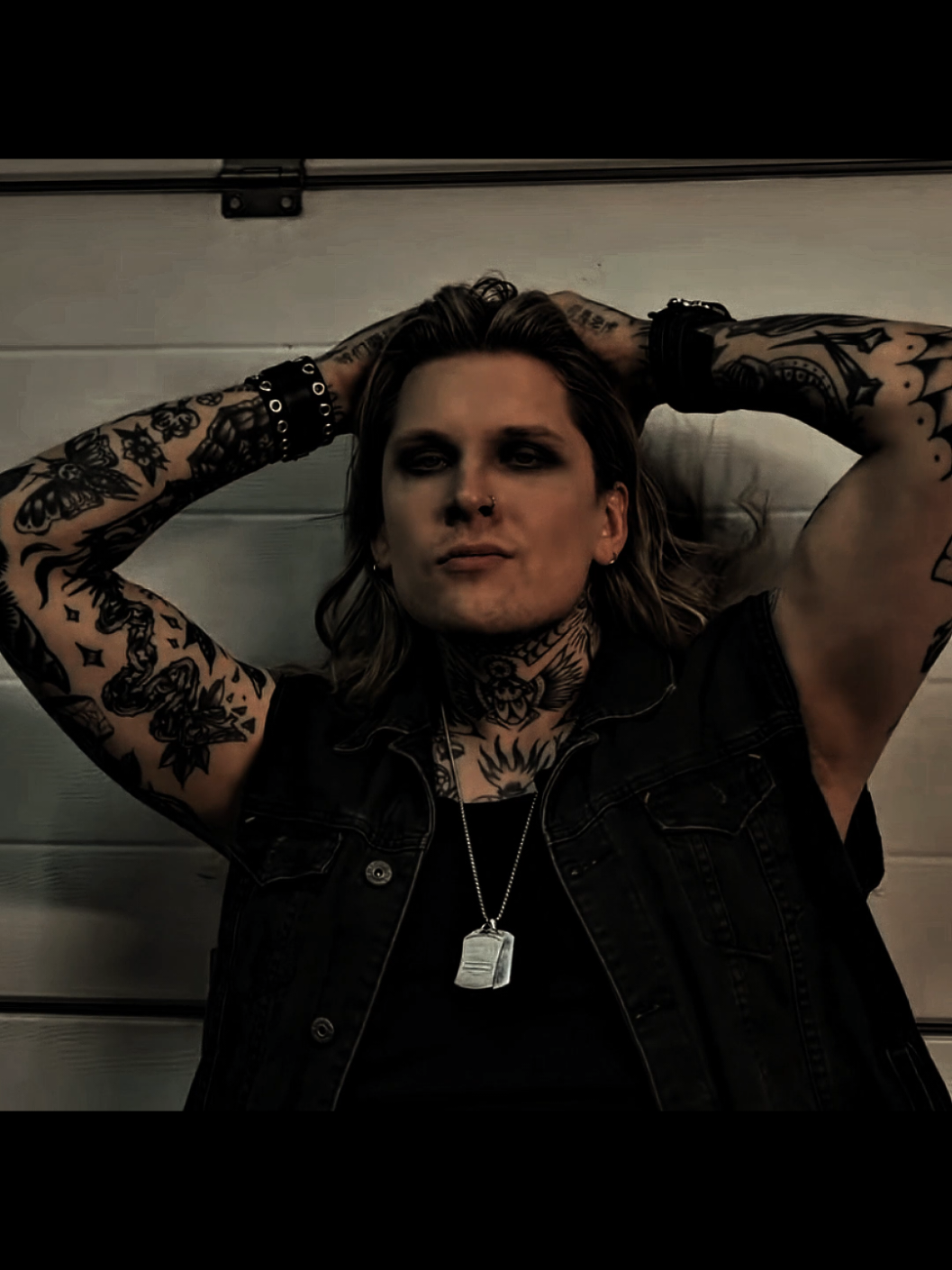 @🖤