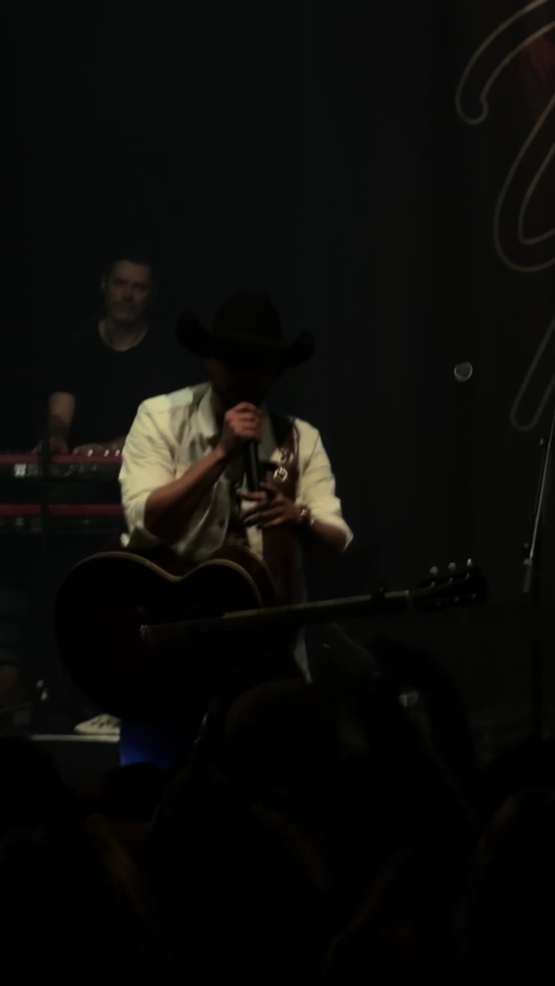 @Toronto's New Country 93.5