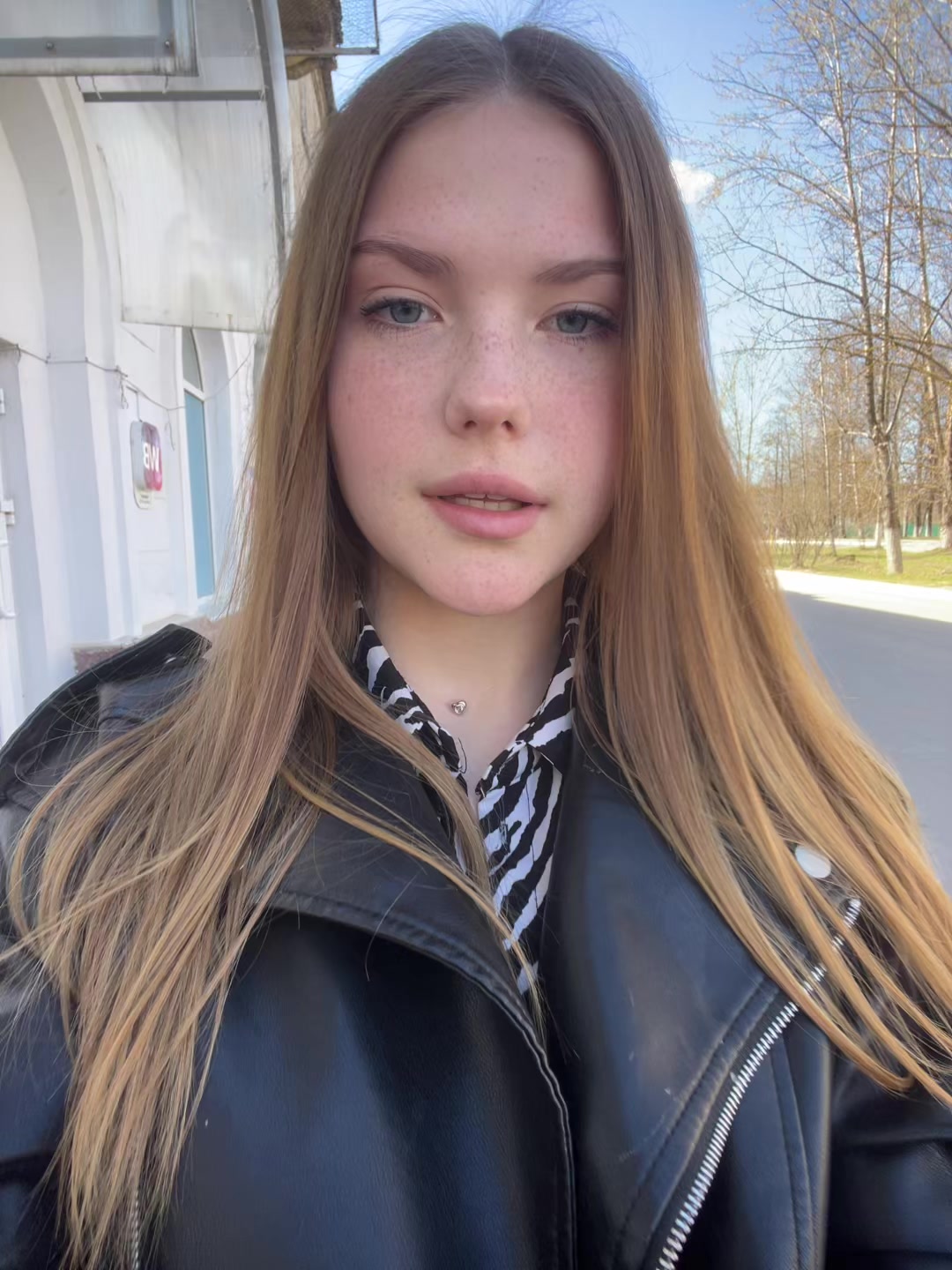 @Vikixx