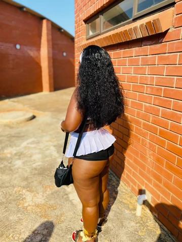 @Sqalesihle