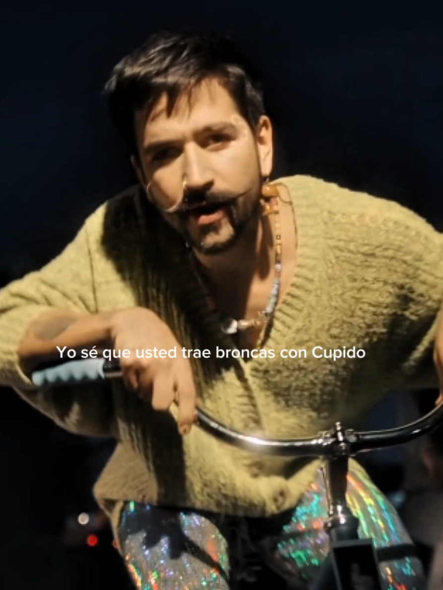 @E Y C