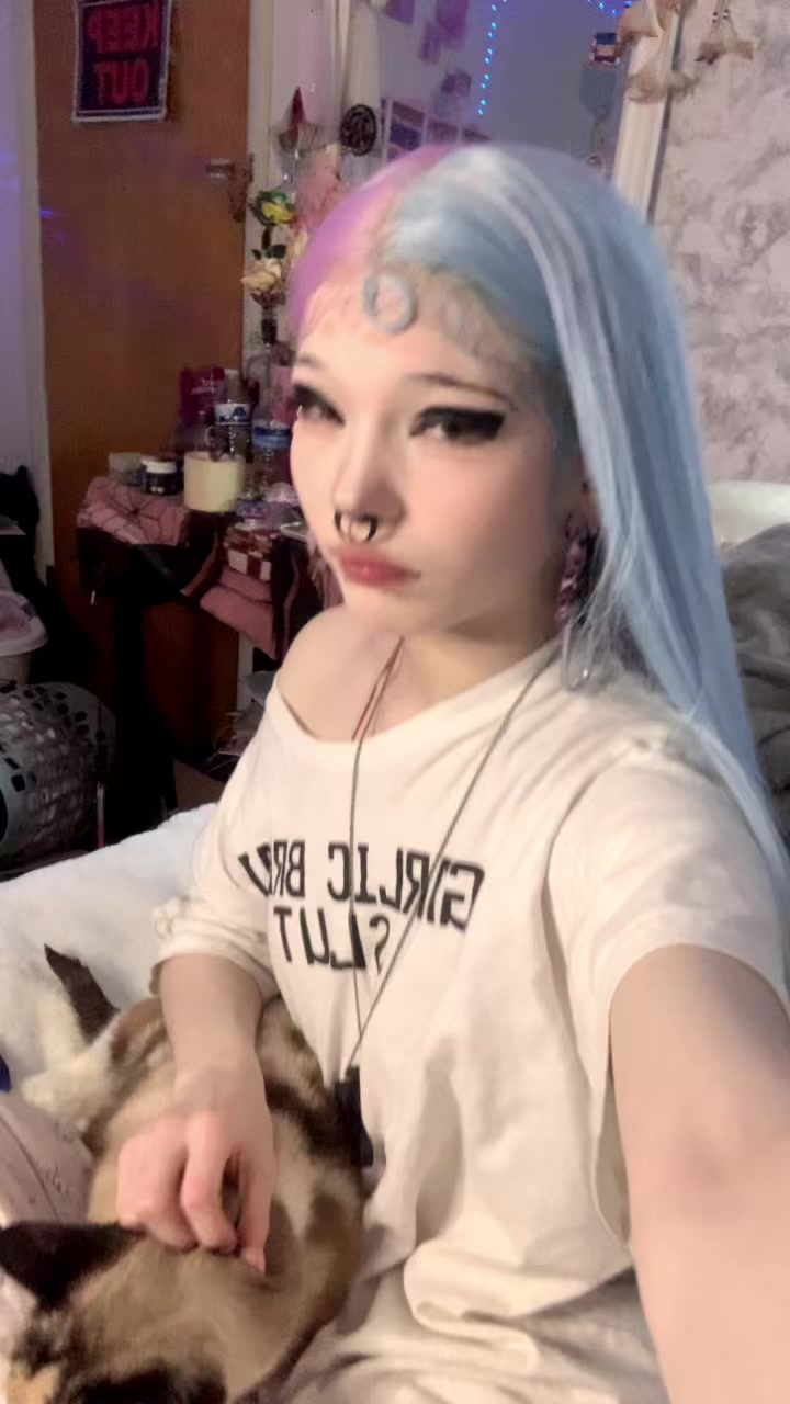 @Bisouu